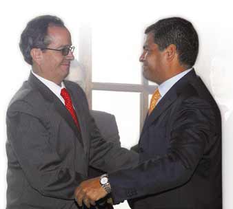 Rafael Correa y Alberto Acosta