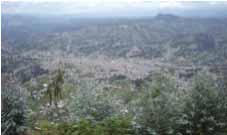 Azogues y el paisaje del entorno, vistos desde lo alto del cerro Abuga.