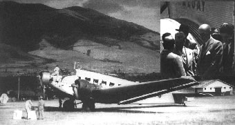 El avión presidencial, bautizado como Azuay, con el que Velasco Ibarra (en el recuadro) hizo un vuelo nocturno de Cuenca a Quito en los años 40.