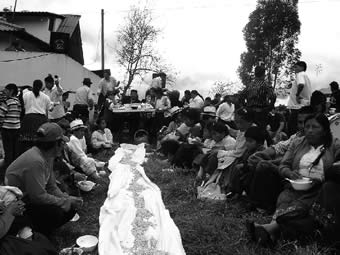 fiesta pública en Gualalcay