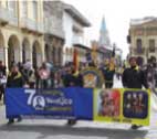 Desfile promociones colegio Técnico Salesiano