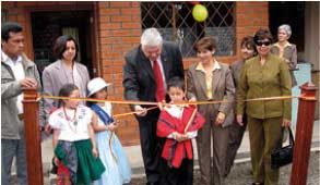 Entrega de aulas por parte de la Alcaldía