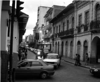 El tráfico en las calles de Cuenca