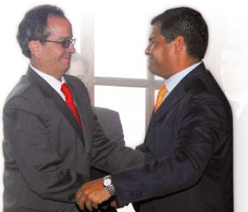 Rafael Correa y Alberto Acosta